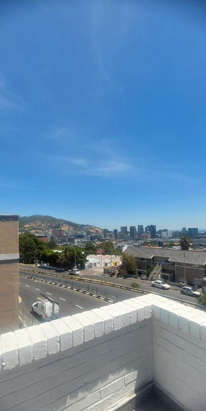 To Let 2 Bedroom Property for Rent in Vredehoek Western Cape